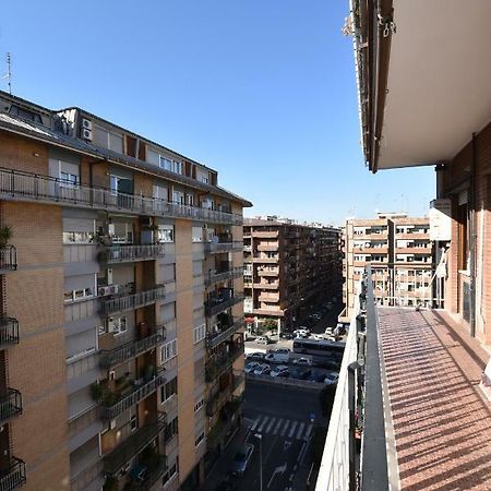 Nice And Warm Rooms Rome Extérieur photo