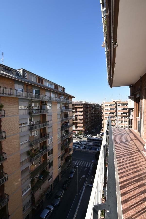 Nice And Warm Rooms Rome Extérieur photo